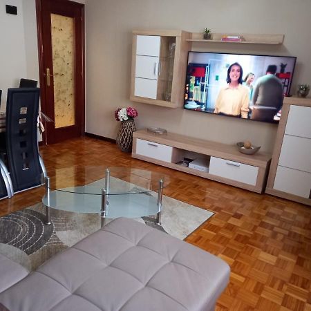 オビエドApartamento Araceli Proximo A Clinica Oftalmologica Fdez Vegaアパートメント エクステリア 写真