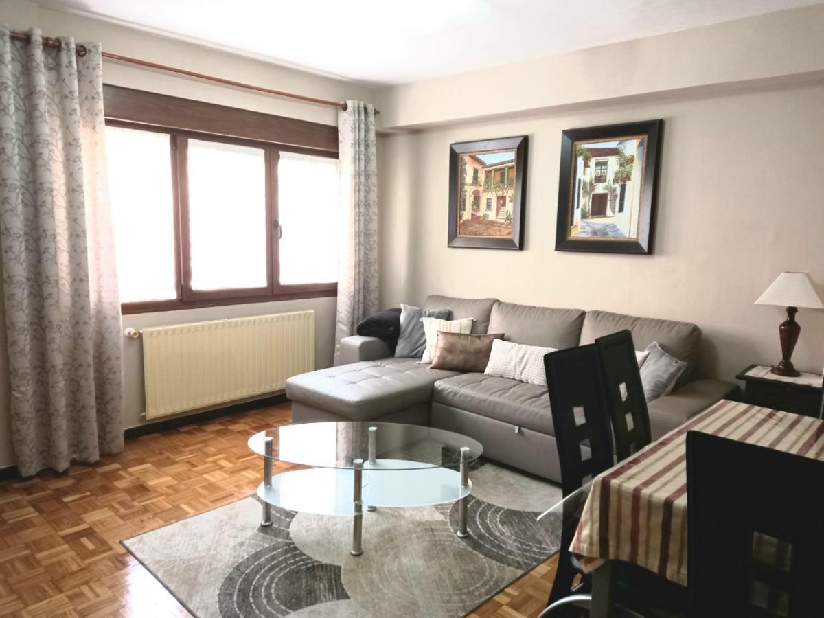 オビエドApartamento Araceli Proximo A Clinica Oftalmologica Fdez Vegaアパートメント エクステリア 写真